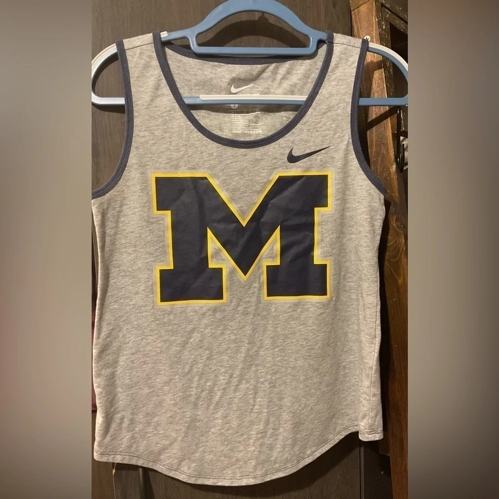 U of M Nike tank top, size small